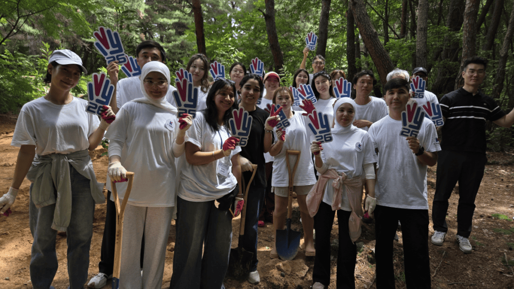 K-Volunteering World Supporters: Volunteer Activity at Gyeongju National Park